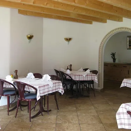 塞尔瓦比萨店酒店 3*